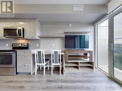 430 - 308 Lester Street, Waterloo, ON - Indoor Photo Showing Kitchen