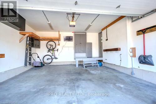 153 Winders Trail, Ingersoll, ON - Indoor Photo Showing Garage