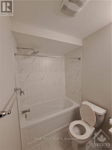 513 Marcato Lane, Ottawa, ON - Indoor Photo Showing Bathroom