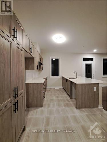 513 Marcato Lane, Ottawa, ON - Indoor Photo Showing Kitchen