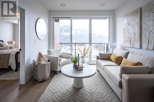 514 Victoria Street Unit# 405, Nelson, BC - Indoor Photo Showing Living Room