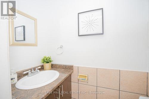 31 - 400 Mississauga Valley Boulevard, Mississauga, ON - Indoor Photo Showing Bathroom