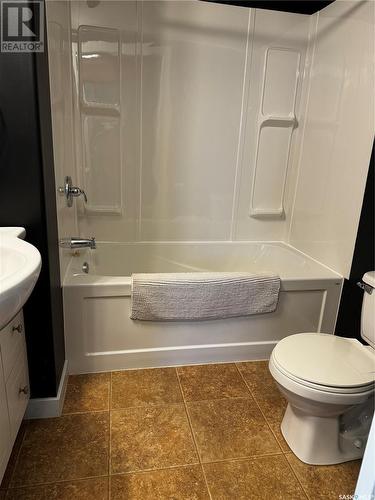 502 Main Street, Lampman, SK - Indoor Photo Showing Bathroom