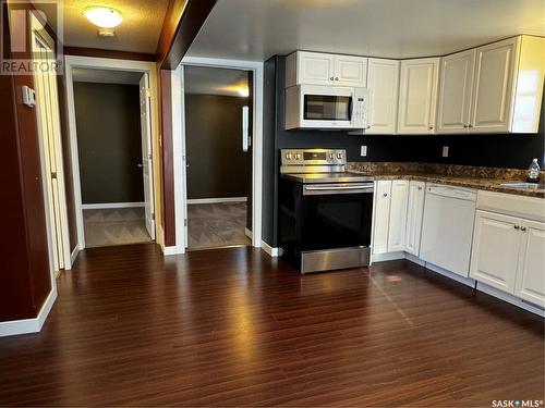 502 Main Street, Lampman, SK - Indoor Photo Showing Kitchen