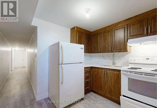 125 Roxanne Crescent, Toronto, ON - Indoor Photo Showing Kitchen