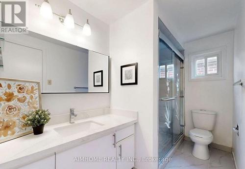 125 Roxanne Crescent, Toronto, ON - Indoor Photo Showing Bathroom