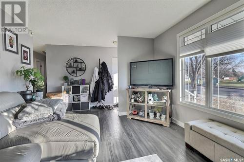 358 Rodenbush Drive, Regina, SK - Indoor Photo Showing Living Room