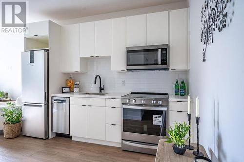 514 Victoria Street Unit# 209, Nelson, BC - Indoor Photo Showing Kitchen