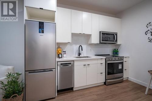 514 Victoria Street Unit# 209, Nelson, BC - Indoor Photo Showing Kitchen