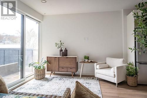 514 Victoria Street Unit# 209, Nelson, BC - Indoor Photo Showing Living Room