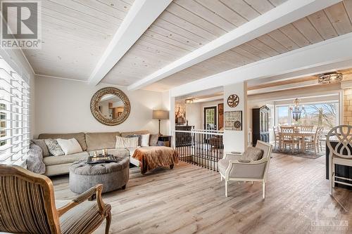 529 Main Street, Merrickville, ON - Indoor Photo Showing Living Room