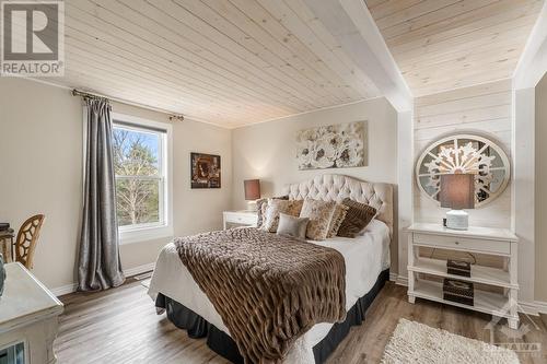 529 Main Street, Merrickville, ON - Indoor Photo Showing Bedroom