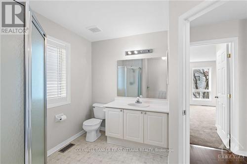 104 Bloomingdale Street, Ottawa, ON - Indoor Photo Showing Bathroom