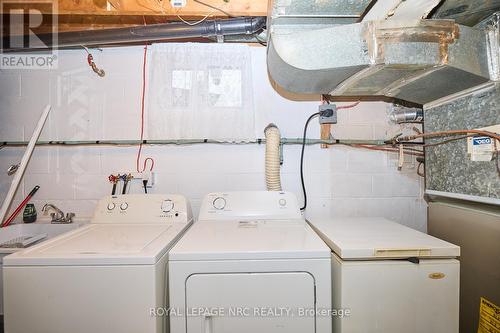 7405 Susan Crescent, Niagara Falls (220 - Oldfield), ON - Indoor Photo Showing Laundry Room