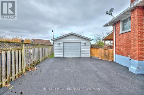 7405 Susan Crescent, Niagara Falls (220 - Oldfield), ON - Outdoor With Exterior