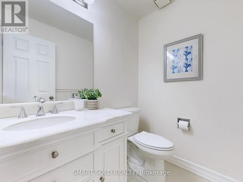 805 Lockwood Circle, Newmarket, ON - Indoor Photo Showing Bathroom