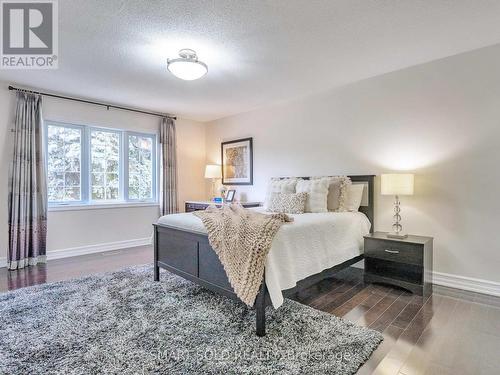 805 Lockwood Circle, Newmarket, ON - Indoor Photo Showing Bedroom