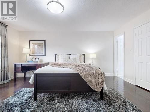 805 Lockwood Circle, Newmarket, ON - Indoor Photo Showing Bedroom