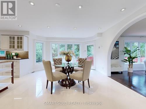 805 Lockwood Circle, Newmarket, ON - Indoor Photo Showing Dining Room