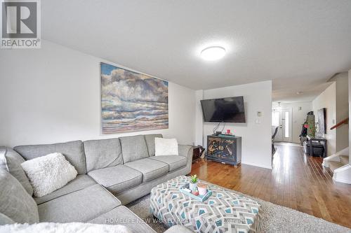 58 Sovereigns Gate, Barrie, ON - Indoor Photo Showing Living Room