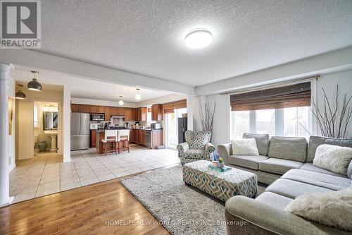 58 Sovereigns Gate, Barrie, ON - Indoor Photo Showing Living Room