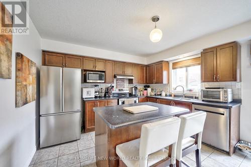 58 Sovereigns Gate, Barrie, ON - Indoor Photo Showing Kitchen With Stainless Steel Kitchen