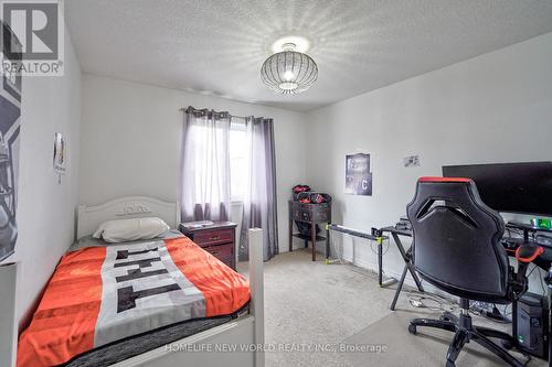 58 Sovereigns Gate, Barrie, ON - Indoor Photo Showing Bedroom