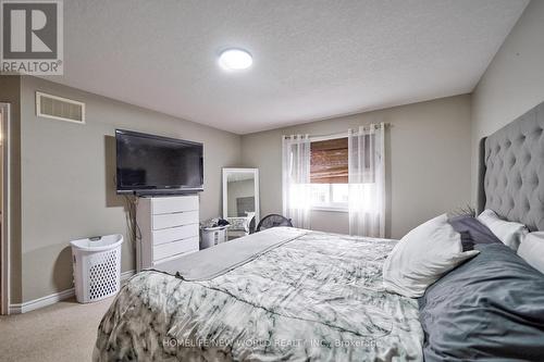 58 Sovereigns Gate, Barrie, ON - Indoor Photo Showing Bedroom