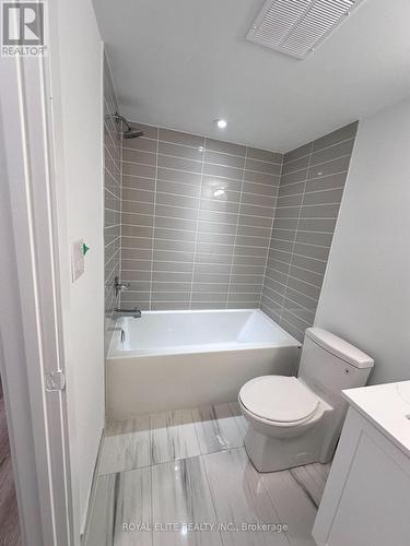 1475 O'Connor Drive, Toronto, ON - Indoor Photo Showing Bathroom