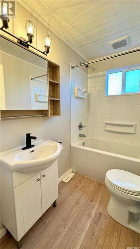 229 Milden Street, Conquest, SK - Indoor Photo Showing Bathroom