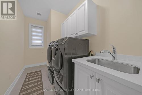 81 Wellspring Avenue, Richmond Hill, ON - Indoor Photo Showing Laundry Room