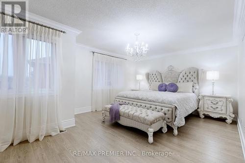 5 Haviland Circle, Brampton, ON - Indoor Photo Showing Bedroom