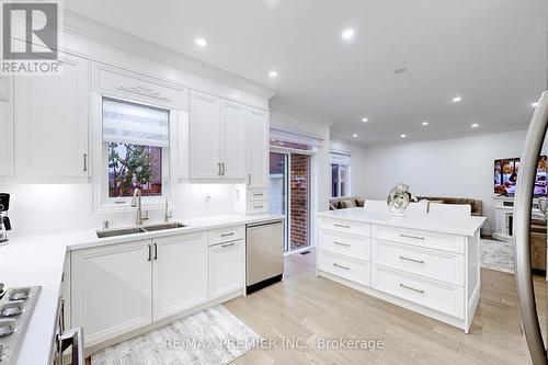 5 Haviland Circle, Brampton, ON - Indoor Photo Showing Kitchen With Double Sink