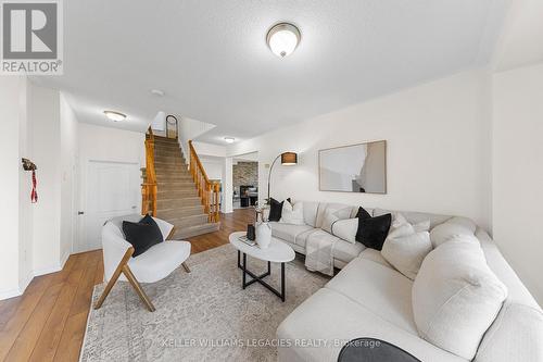 699 Mccue Drive, Oshawa, ON - Indoor Photo Showing Living Room