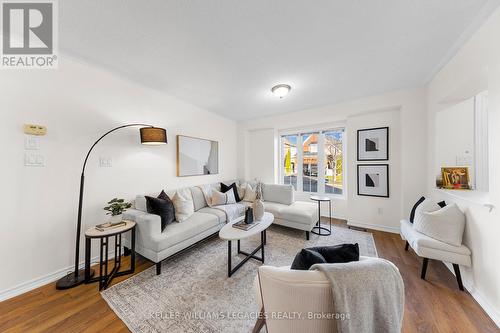 699 Mccue Drive, Oshawa, ON - Indoor Photo Showing Living Room