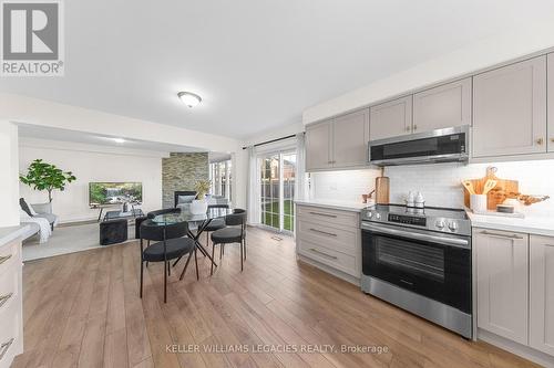 699 Mccue Drive, Oshawa, ON - Indoor Photo Showing Kitchen