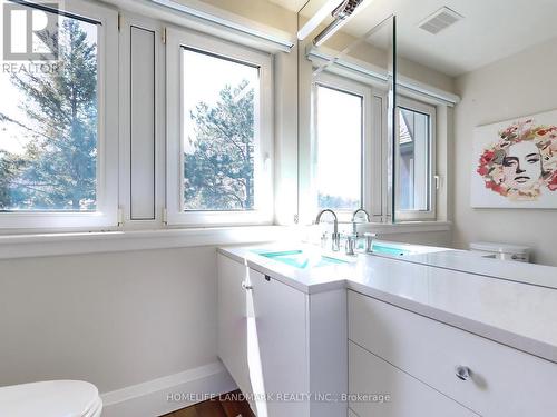 106 Plater Street, Blue Mountains, ON - Indoor Photo Showing Bathroom