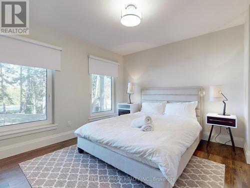 106 Plater Street, Blue Mountains, ON - Indoor Photo Showing Bedroom