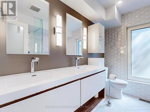 106 Plater Street, Blue Mountains, ON - Indoor Photo Showing Bathroom