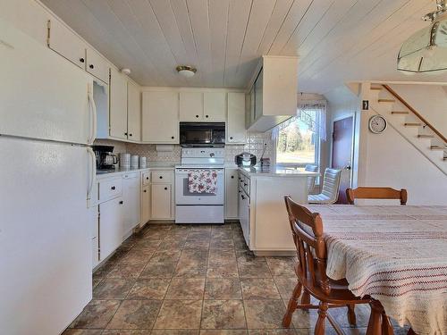 Kitchen - 550 10E Rang, Saint-Éphrem-De-Beauce, QC - Indoor Photo Showing Kitchen