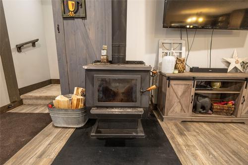 2098 Princeton/S'Land Road, Princeton, BC - Indoor With Fireplace