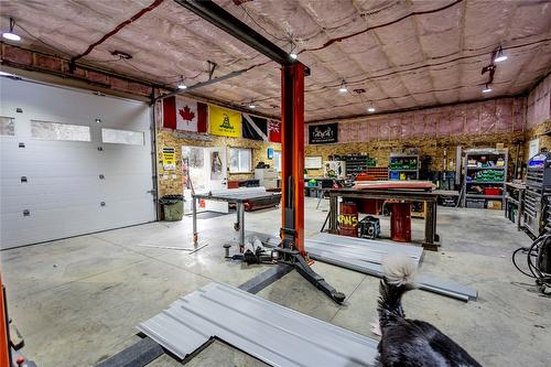 2098 Princeton/S'Land Road, Princeton, BC - Indoor Photo Showing Garage