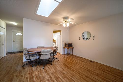 93-3900 27 Avenue, Vernon, BC - Indoor Photo Showing Dining Room