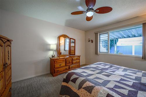 93-3900 27 Avenue, Vernon, BC - Indoor Photo Showing Bedroom