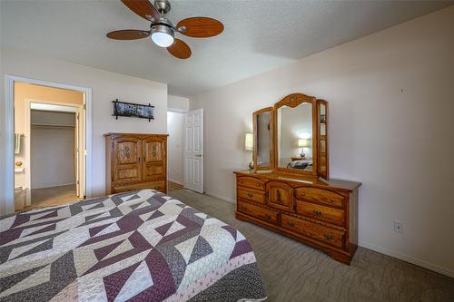 93-3900 27 Avenue, Vernon, BC - Indoor Photo Showing Bedroom