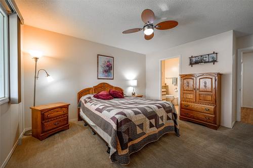 93-3900 27 Avenue, Vernon, BC - Indoor Photo Showing Bedroom