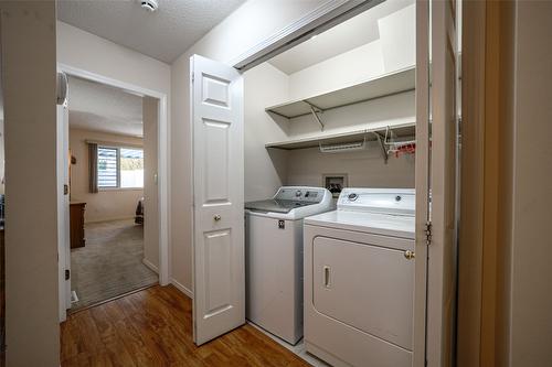 93-3900 27 Avenue, Vernon, BC - Indoor Photo Showing Laundry Room