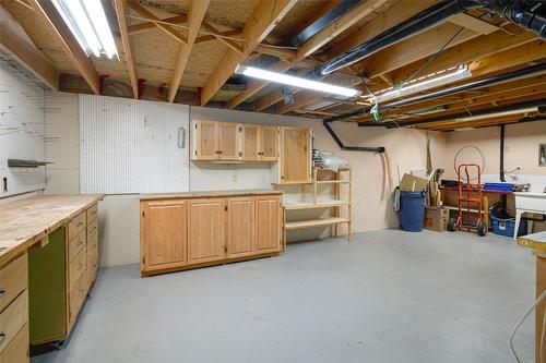 93-3900 27 Avenue, Vernon, BC - Indoor Photo Showing Basement