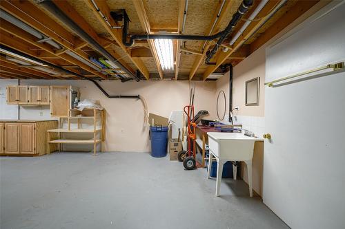 93-3900 27 Avenue, Vernon, BC - Indoor Photo Showing Basement