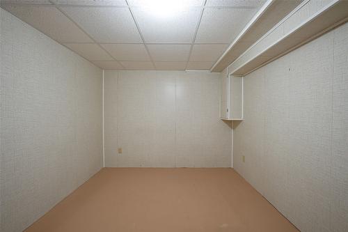 93-3900 27 Avenue, Vernon, BC - Indoor Photo Showing Other Room